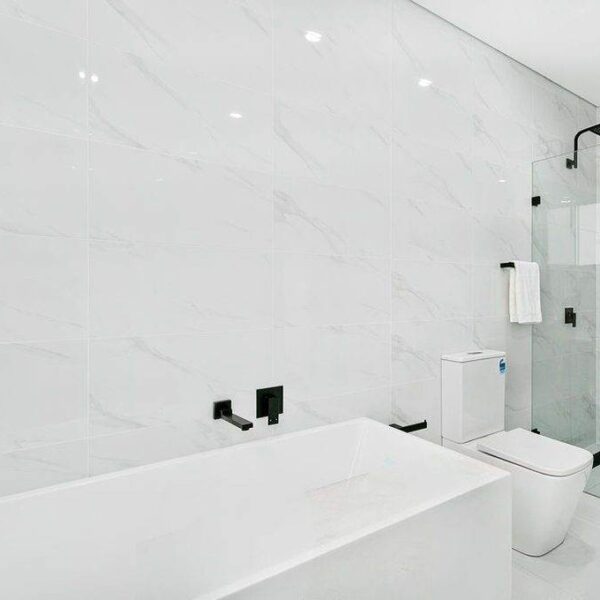 New Marmo Carrara Polished Tile 300x600 / 600x600 (Code:01167)